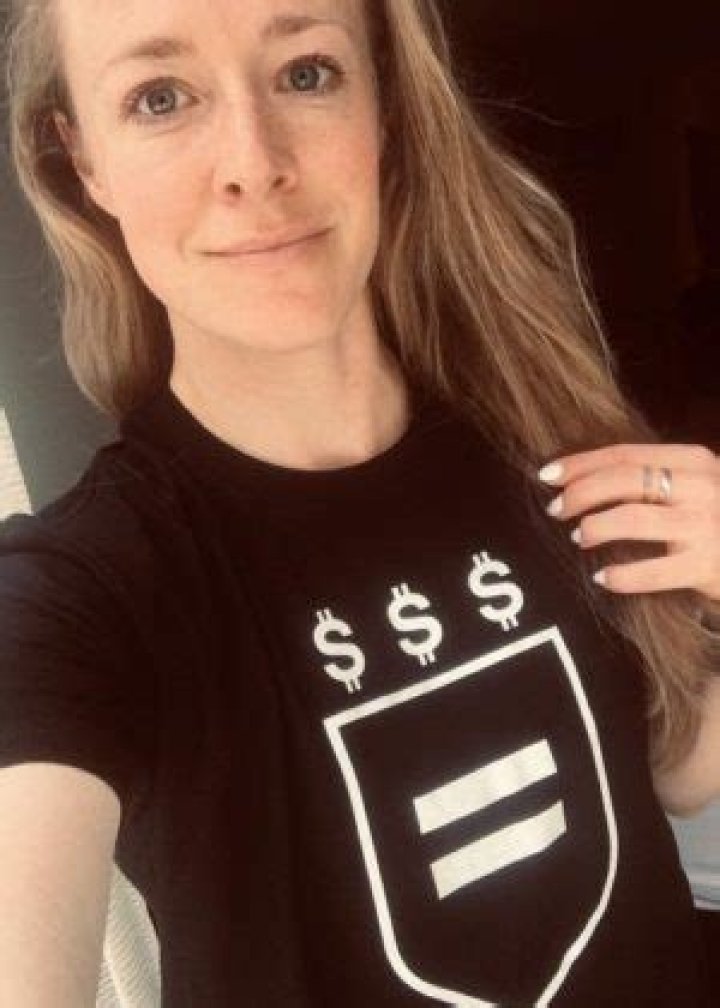 
Becky Sauerbrunn Height, Weight, Net Worth, Age, Birthday, Wikipedia, Who, Nationality, Biography 
